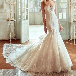 Wedding dress